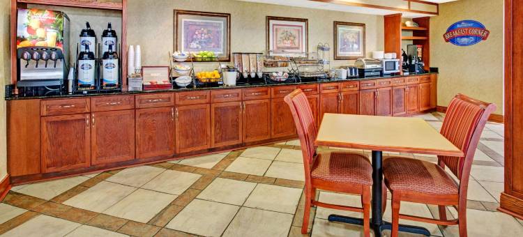 印第安纳波利斯西部温德姆呗盟酒店(Baymont by Wyndham Indianapolis West)图片