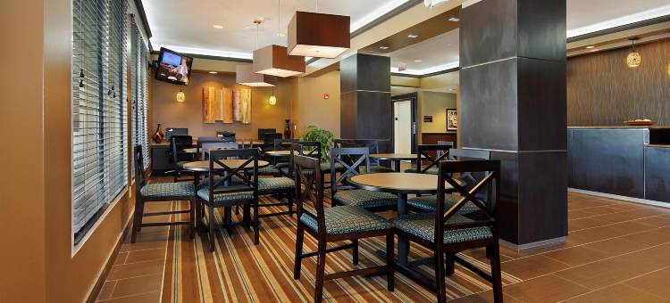 海堤贝斯特韦斯特优质套房酒店(Best Western Plus Seawall Inn  Suites by the Beach)图片