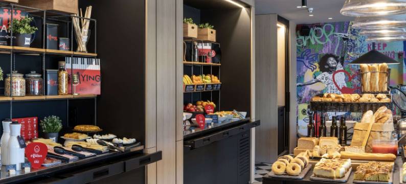 宜必思巴塞罗那维拉德塞斯机场酒店(Ibis Barcelona Aeropuerto Viladecans)图片