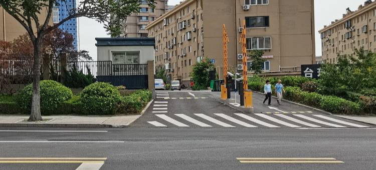 大相框刘公岛威海公园三室一厅公寓(塔山中路分店)图片
