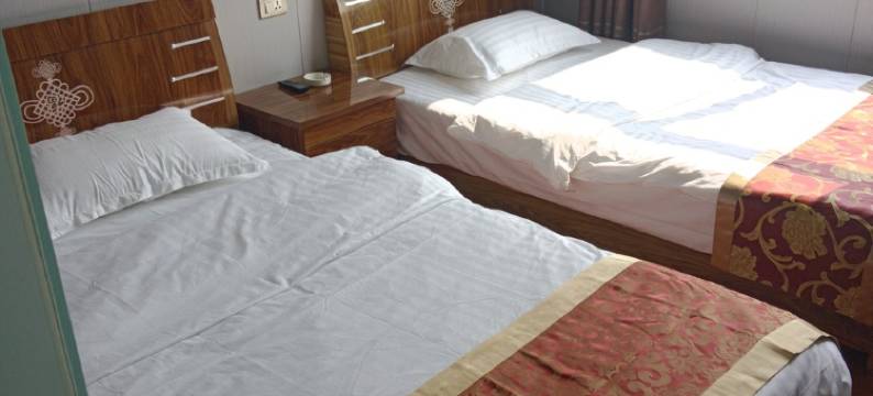 明月照沟渠客栈(乌海线分店)图片