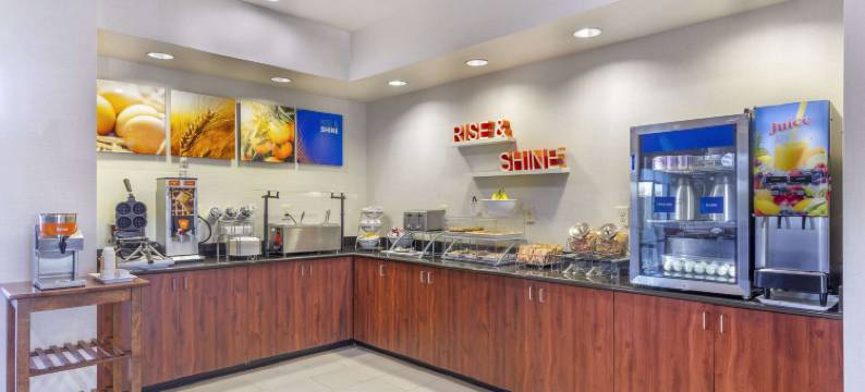 舒适套房酒店-惠特塞特格林斯博罗东(Comfort Suites Whitsett - Greensboro East)图片