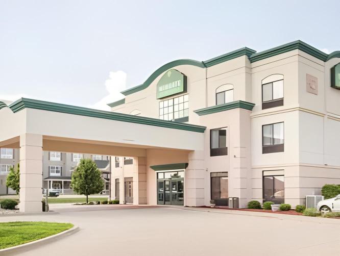 Best Western Plus Champaign/Urbana Inn Over view