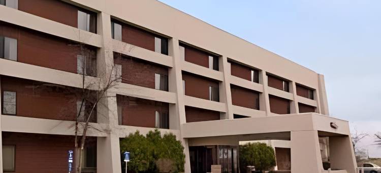 达文波特呗盟套房酒店(Baymont by Wyndham Davenport)图片