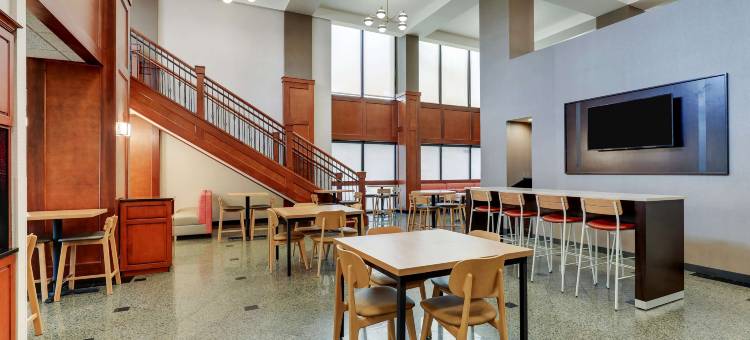 明翰湖滨大道德鲁里套房酒店(Drury Inn & Suites Birmingham Lakeshore Drive)图片