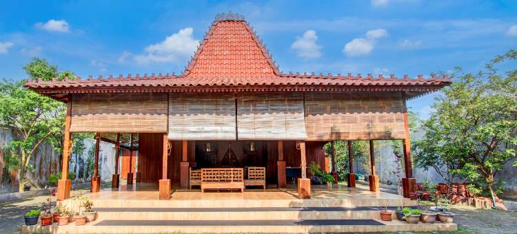 Capital O 93842 佐沃塞戈罗度假村靠近潘泰塞潘让(Capital O 93842 Jowo Segoro ResortNearPantai Sepanjang)图片