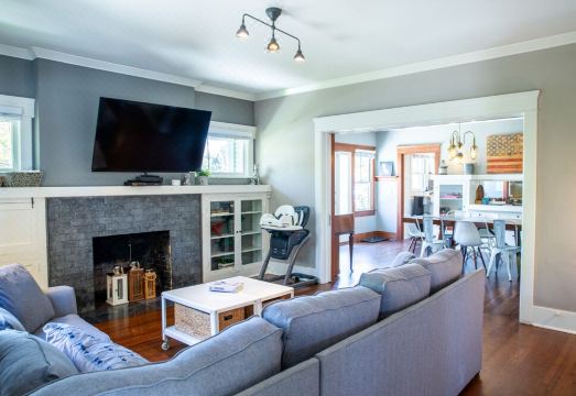 The Best House. 1 mile to Disneyland with a pool, hot tub, and game room. Hotel Overview