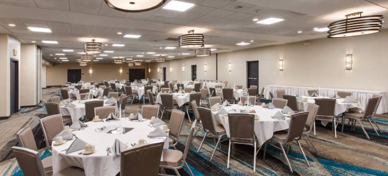 丽纳希尔顿逸林酒店(DoubleTree by Hilton Neenah)图片