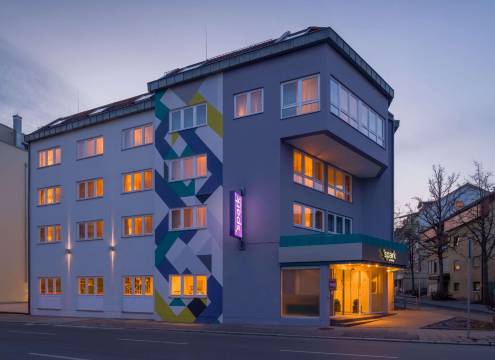 希尔顿斯图加特辛德芬根Spark酒店(Spark by Hilton Stuttgart Sindelfingen)