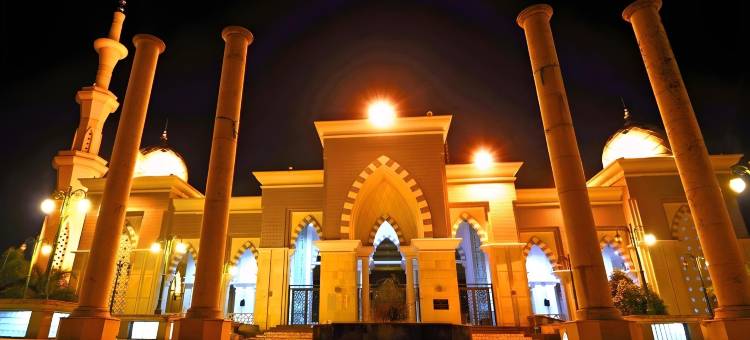 瑞德多兹回教酒店 - 近 AP 佩塔拉尼 3 号(Hotel O Rappocini Near Rsia Paramount)图片