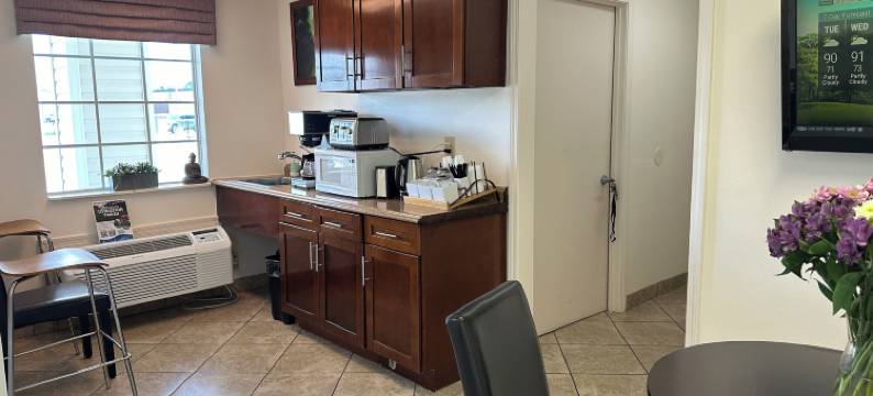 卡罗姆酒店 丹纳姆斯普林斯-巴吞鲁日(Carom Inn Denham Springs-BatonRouge)图片