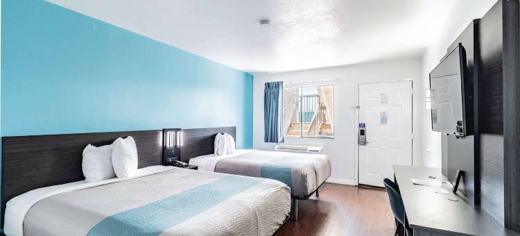 佛罗里达坦帕 6 号汽车旅馆(Motel 6 Tampa, FL)图片