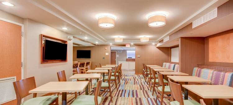 波士顿沃本/伯灵顿万枫酒店(Fairfield Inn Boston Woburn/Burlington)图片