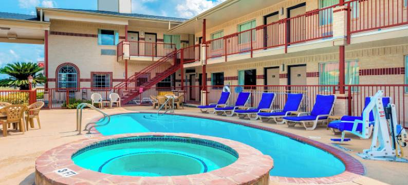 乡村酒店及套房 - 纽布朗费尔斯/ 格鲁恩(Hill Country Inn & Suites - New Braunfels / Gruene)图片