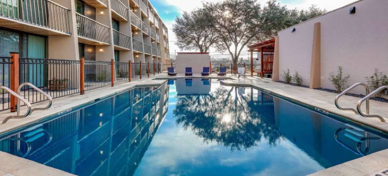 奥斯汀南华美达酒店(Ramada by Wyndham Austin South)图片