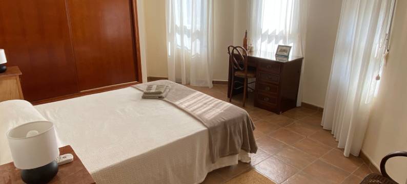 Complete, Spacious House, with Pool and Surrounded by Nature图片