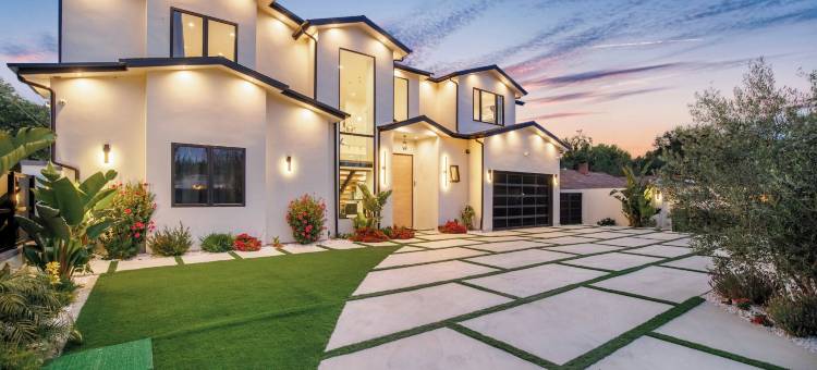 卡利法别墅 - 度假村风格生活，带私人泳池、水疗和剧院(Villa Califa - Resort-style Living w/ Private Pool, Spa & Theater)图片