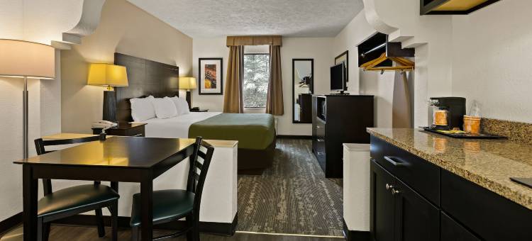 特拉弗斯城品质旅馆(Quality Inn Traverse City)图片