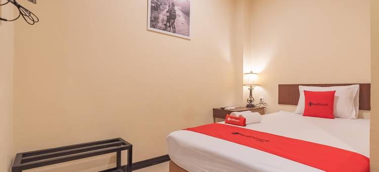 红门酒店@坤甸阿古斯萨利姆街(RedDoorz at H Agus Salim Street Pontianak)图片