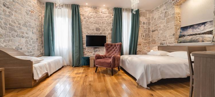 蒂芬妮华丽酒店 2(Tifani Luxury Rooms 2)图片