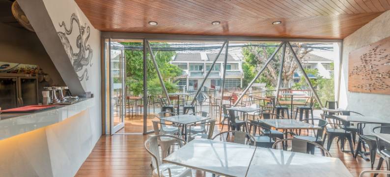 中天海滩浪翠园酒店(Sea Crest by Jomtien)图片