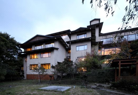 Senkyo Hotel Overview