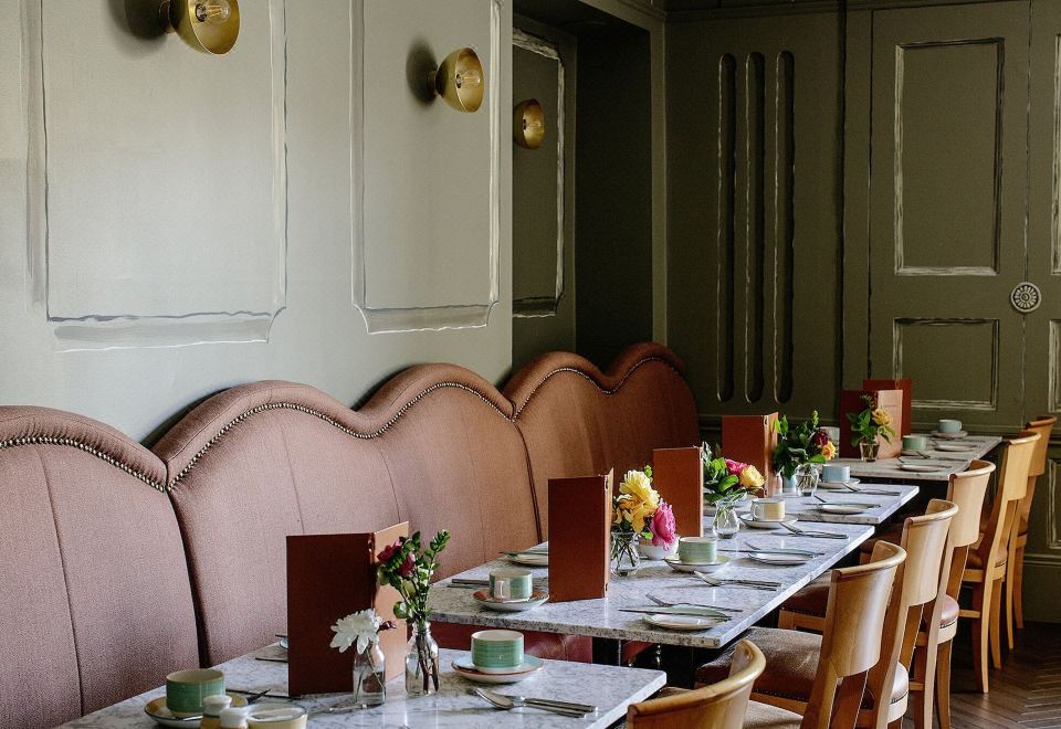 Pembroke Townhouse Hotel Overview