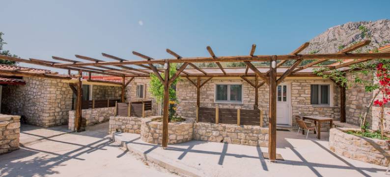 Acro科林斯湾公寓(Acrocorinth Apartments)图片