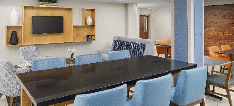 伊朗德阔伊特智选假日酒店(Holiday Inn Express ROCHESTER NE - IRONDEQUOIT by IHG)图片