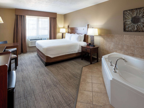 卢文格兰德思泰套房汽车旅馆