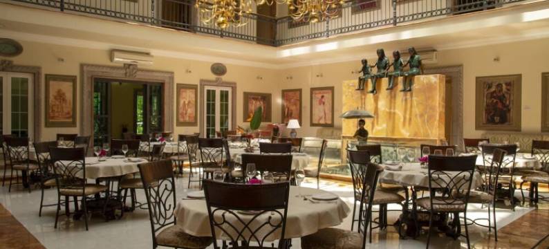 洛瑞安俱乐部酒店(The Lorian Club)图片