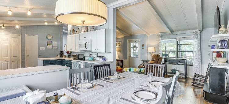 马里恩湖之家：皮划艇，码头，水上乐趣！(Lake Marion Home: Kayaks, Dock, Waterfront Fun!)图片