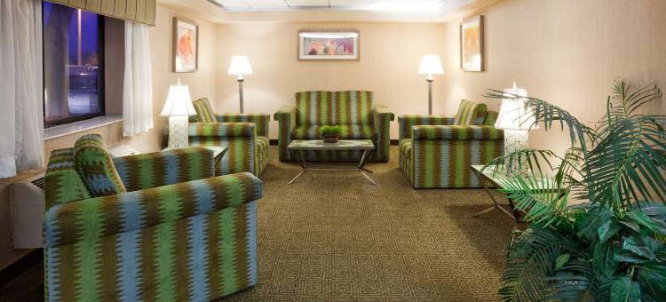 布卢明顿明尼阿波利斯机场拉昆塔温德姆酒店(La Quinta Inn by Wyndham Minneapolis Airport Bloomington)图片