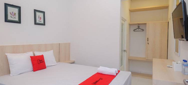 Temanggung红多兹Alun Alun沙里亚酒店(RedDoorz Syariah Near Alun Alun Temanggung)图片
