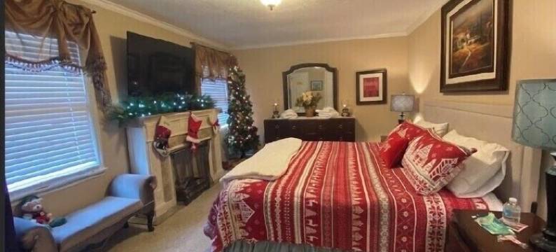 Located by the Adirondack Mountains and right outside Saratoga Springs.图片