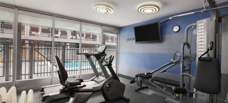 罗克维尔中心华美达酒店(Ramada by Wyndham Rockville Centre)图片