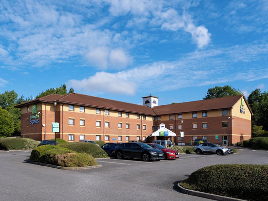 智选假日酒店-汤顿东