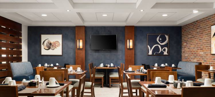 哈特福布拉德利机场希尔顿逸林酒店(DoubleTree by Hilton Hartford - Bradley Airport)图片