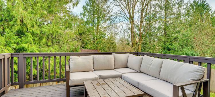 游戏室和甲板：适合家庭的汤姆沃特宝石(Game Room & Deck: Family-friendly Tumwater Gem)图片