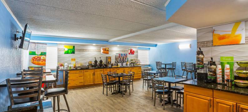 品质酒店及套房-六旗东附近(Quality Inn & Suites Near Six Flags East)图片