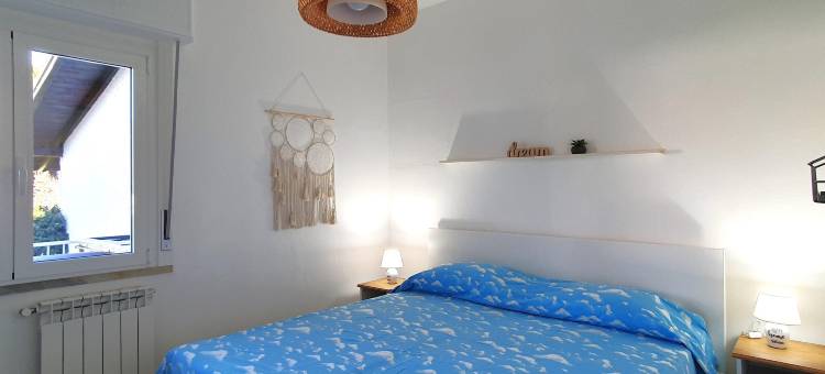 马焦雷湖畔度假屋带阳台(Holiday Home by Lake Maggiore with Balcony)图片