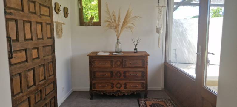 Apartment with swimming pool, wifi图片