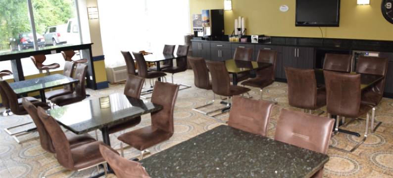 艾迪生温德姆呗盟酒店(Baymont by Wyndham Addison)图片