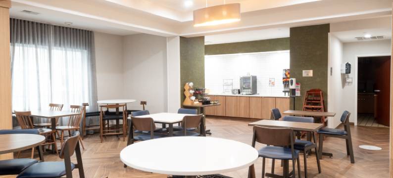 登顿万枫酒店及套房(Fairfield Inn & Suites Denton)图片