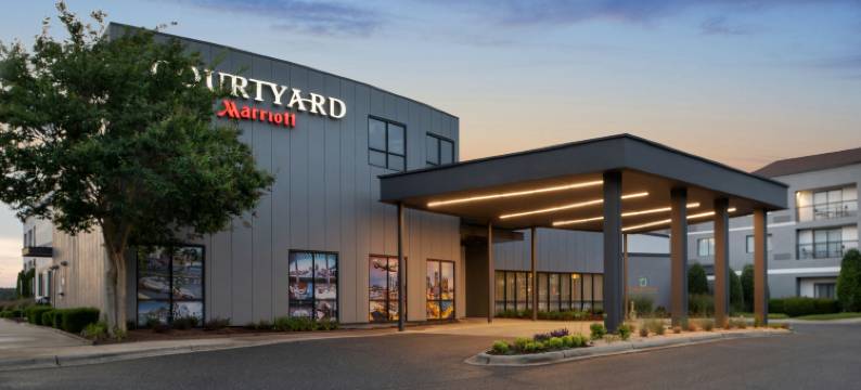 夏洛特机场北部万怡酒店(Courtyard Charlotte Airport North)图片