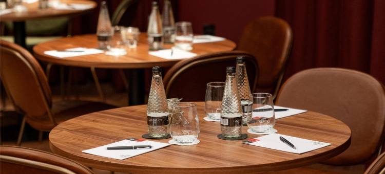 伦敦特威克纳姆体育场酒店(Radisson RED London Twickenham)图片