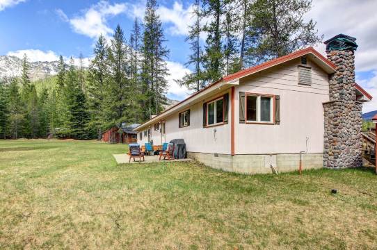 垂钓者的梦想:布尔河上的偏远度假住处!(Angler's Dream Remote Escape on Bull River!)