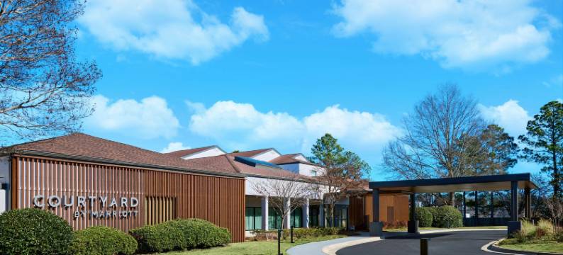 亨茨维尔大学大道万怡酒店(Courtyard Huntsville University Drive)图片