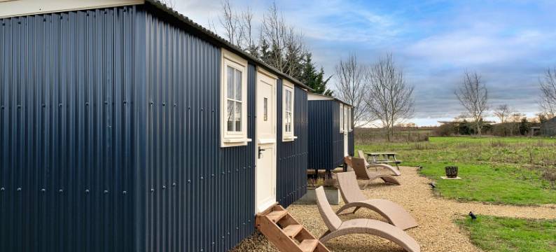 北安普敦郡靠近科茨沃尔德的豪华露营(Glamping in Northamptonshire Near Cotswolds)图片