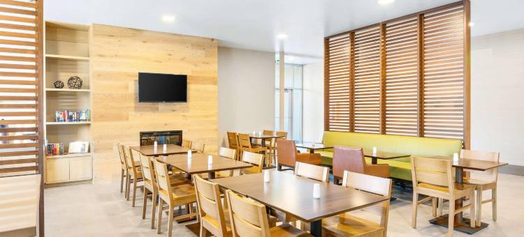 费拉格尔斯塔夫市中心丽怡酒店(Country Inn & Suites by Radisson, Flagstaff Downtown, AZ)图片